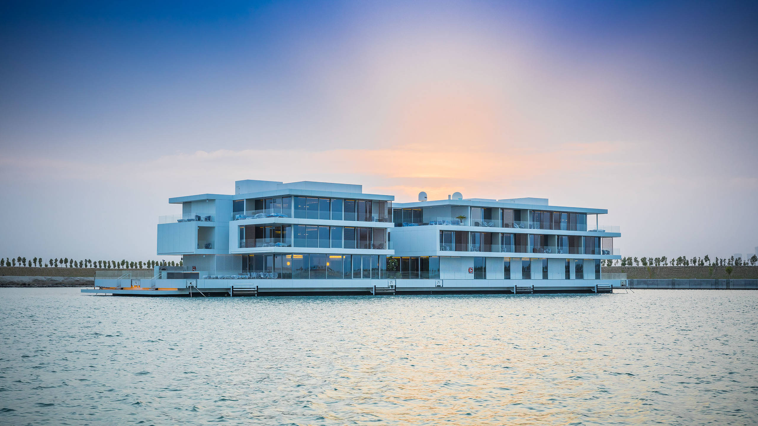 The World’s largest floating villa is now operating autonomously